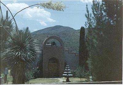 A church to God with candelas de Dios